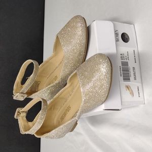 ladies size 6 gold glitter ankle strap low wedge fashion flats (shoes)